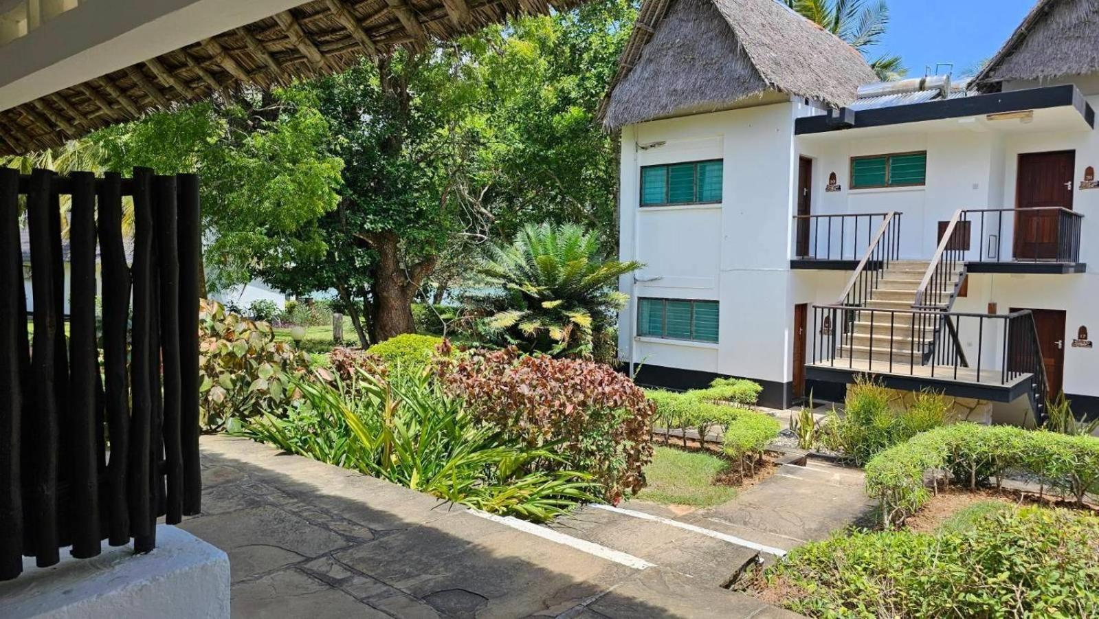 Mnarani Beach Club Килифи Экстерьер фото